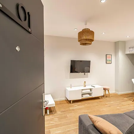 Cozy Renovated Studio - Meynadier *