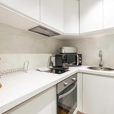 Cozy Renovated Studio - Meynadier Appartement *